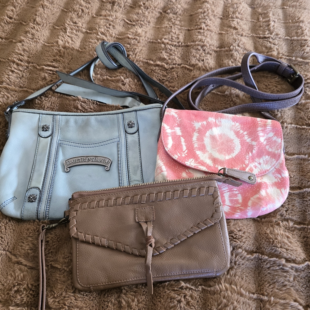 Women's Crossbody & Wristlet Bag Collection